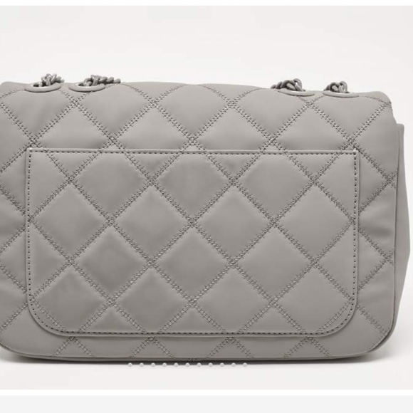 Tory BurchTory Burch Grey Quilted Leather Willa Matte Shoulder Bag $299 - Picture 3 of 14